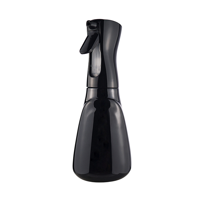 新设计的500毫升塑料家居清洁黑色泡沫喷雾瓶，带连续泡沫扳机喷雾器